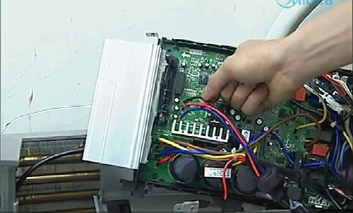 河南美的空调电话是多少