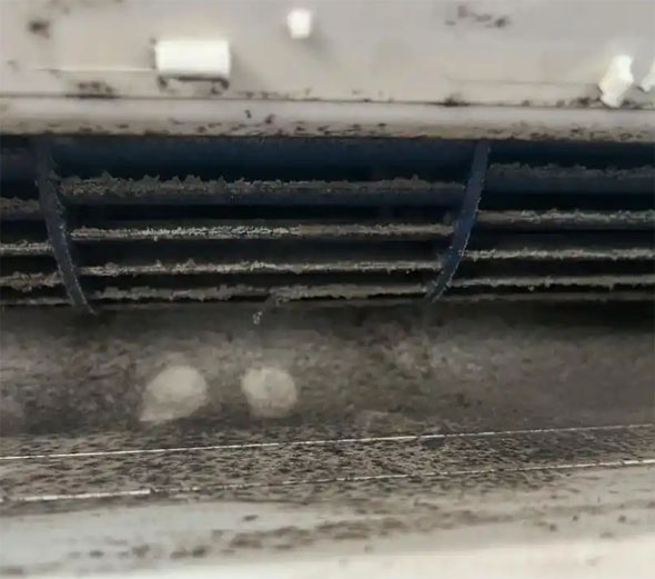 河南空调吹的风有股烧焦味是怎么回事